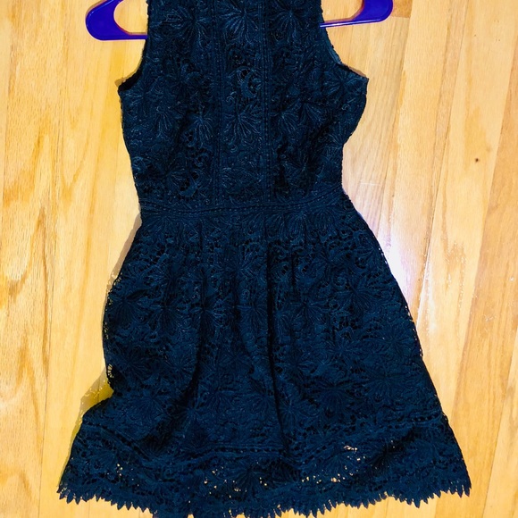 J.O.A. Black laced dress with choker neck - Picture 4 of 4